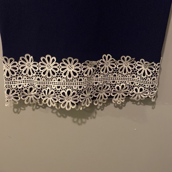Brand new navy blue/ white dress with white lace at the end. Size M. - Picture 3 of 5